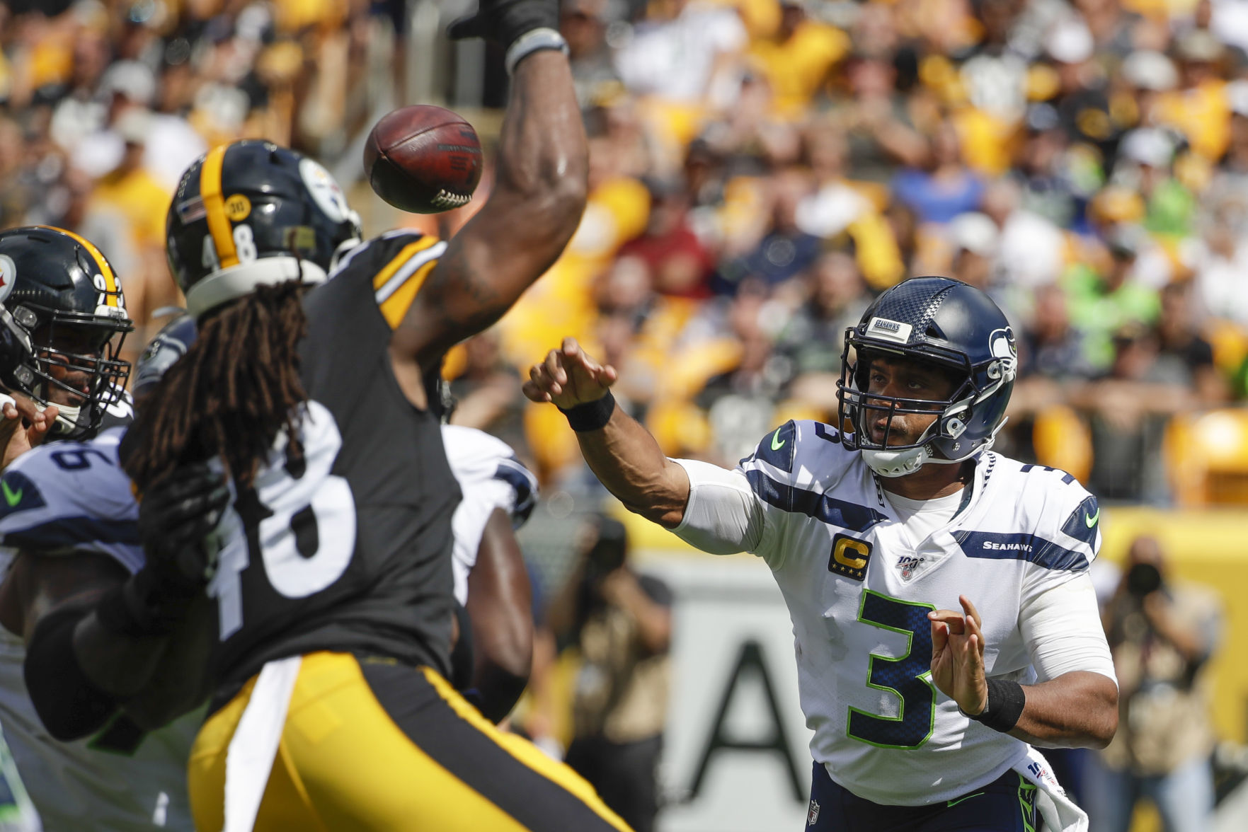 Russell Wilson - Seahawks Steelers